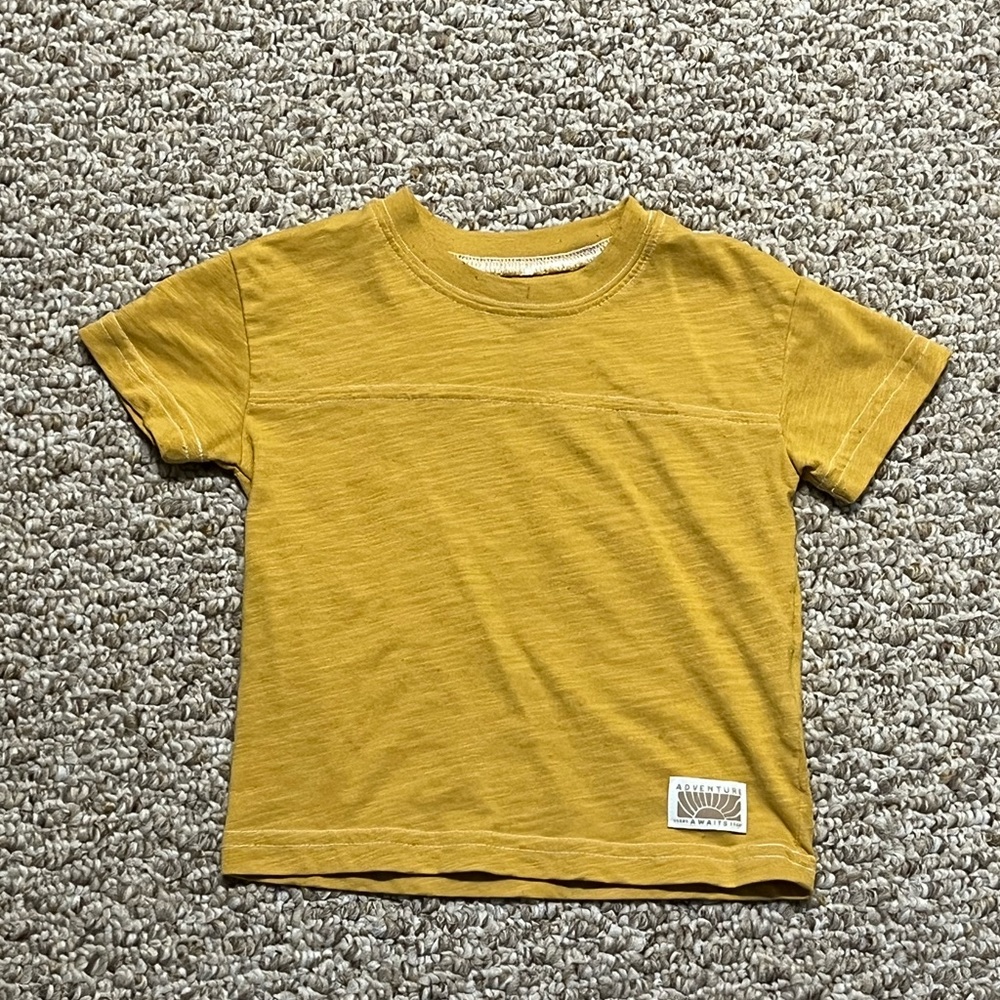 Carter’s yellow tee 12m